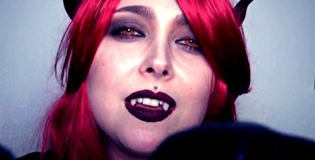 Foto desnuda filtrada de OnlyFans de Theonelilium Asmr