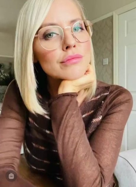 Foto desnuda filtrada de OnlyFans de Stephanie Waring
