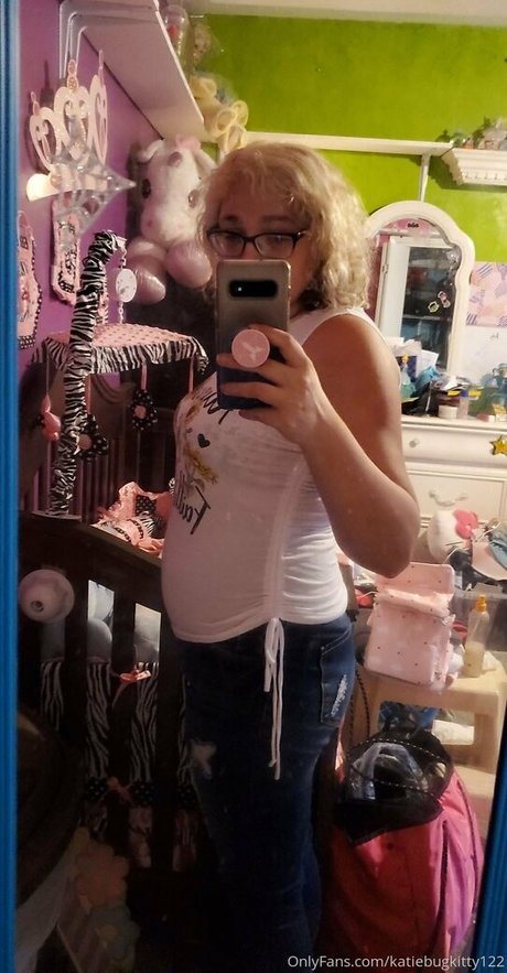 Katiebugkitty122