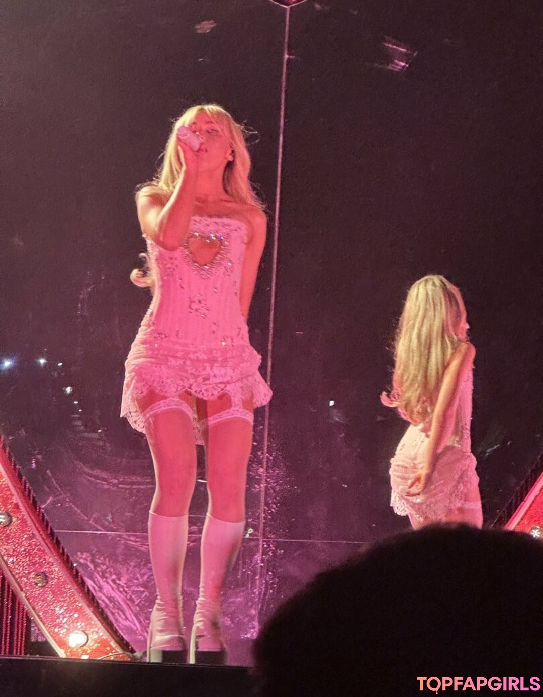 Foto desnuda filtrada de OnlyFans de Sabrina Carpenter #1217