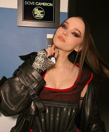 Dove Cameron