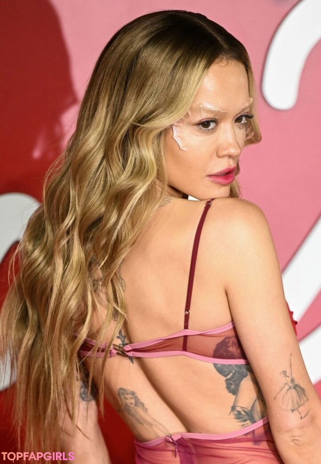 Foto desnuda filtrada de OnlyFans de Rita Ora #1026