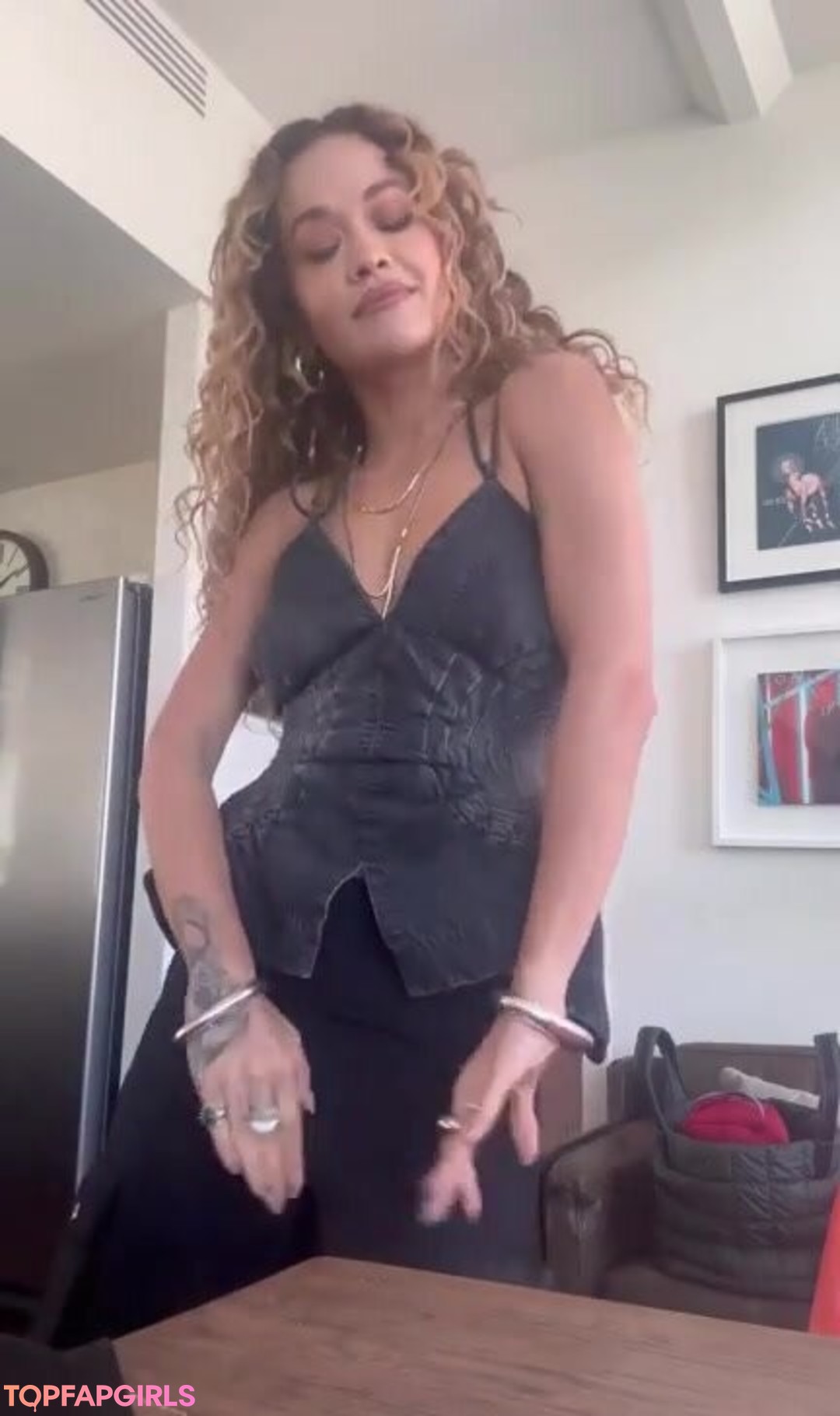 Foto desnuda filtrada de OnlyFans de Rita Ora #1789