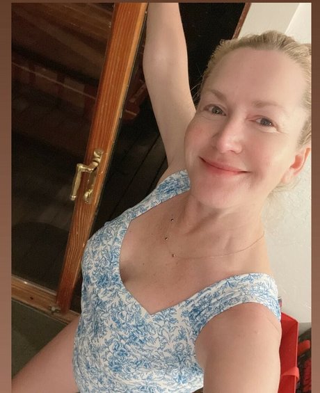 Angela Kinsey