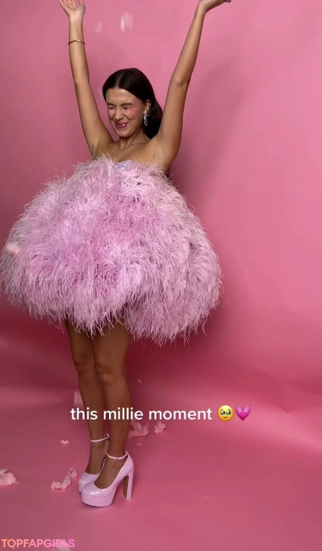 Foto desnuda filtrada de OnlyFans de Millie Bobby Brown #1030