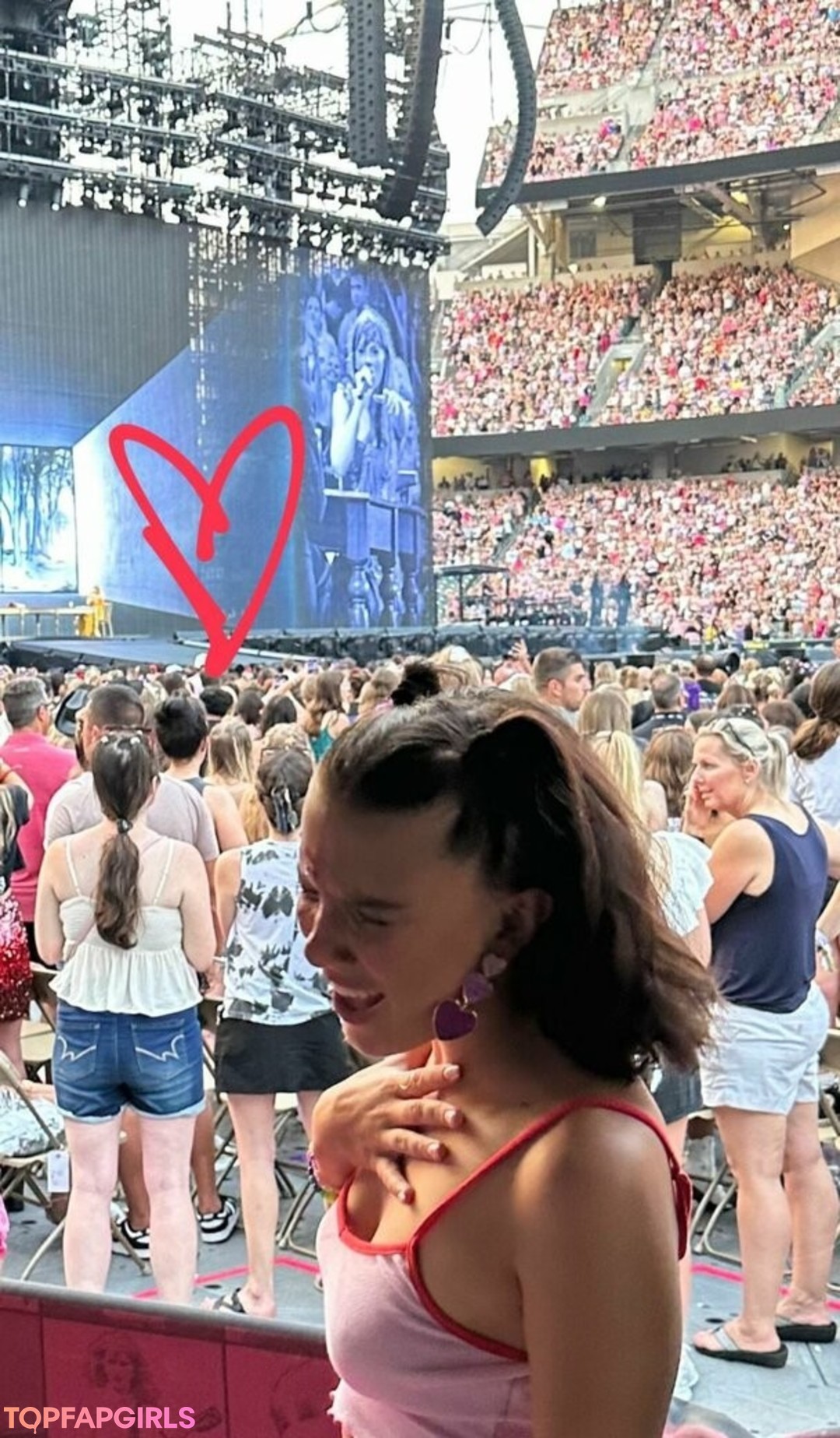 Foto desnuda filtrada de OnlyFans de Millie Bobby Brown #1209