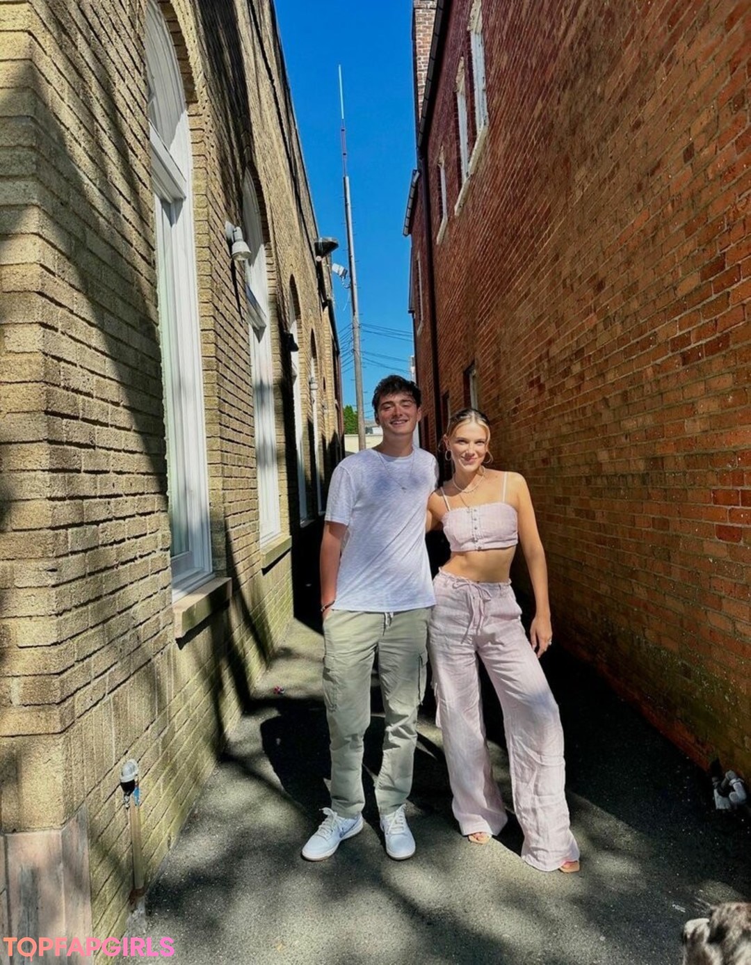 Foto desnuda filtrada de OnlyFans de Millie Bobby Brown #1238