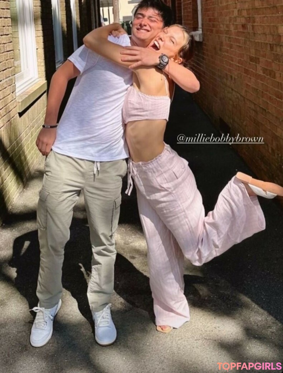 Foto desnuda filtrada de OnlyFans de Millie Bobby Brown #1256