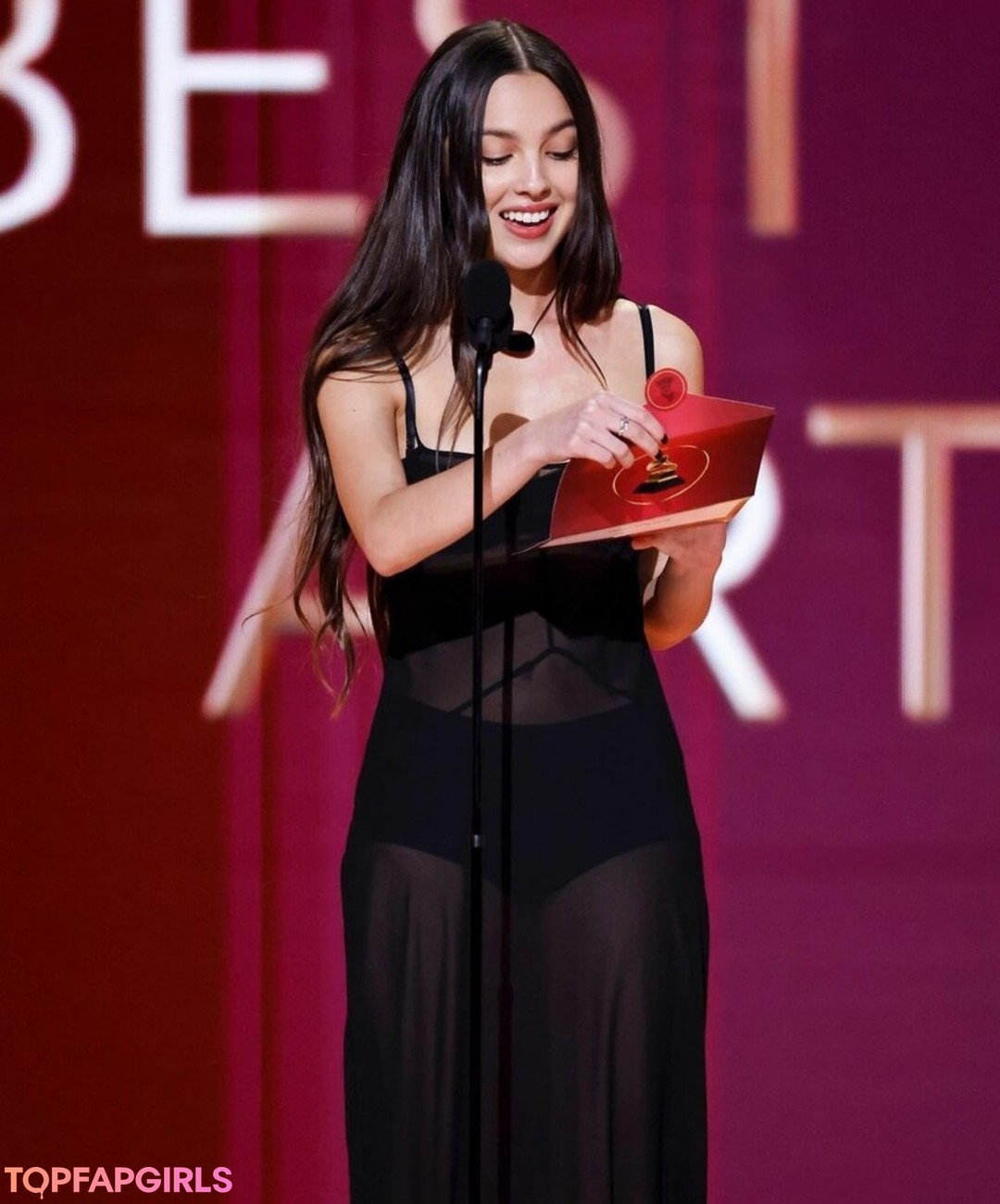 Foto desnuda filtrada de OnlyFans de Olivia Rodrigo #1034
