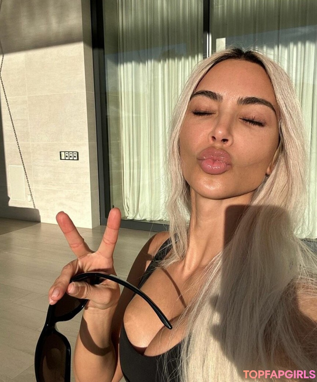 Foto desnuda filtrada de OnlyFans de Kim Kardashian #1209