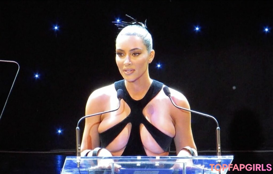 Foto desnuda filtrada de OnlyFans de Kim Kardashian #1235