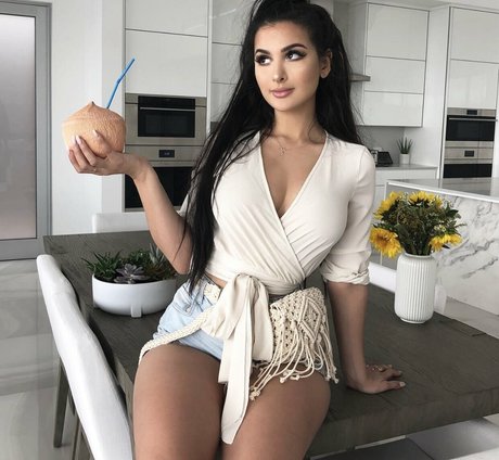 Sssniperwolf Foto desnuda filtrada de OnlyFans de Sssniperwolf #125