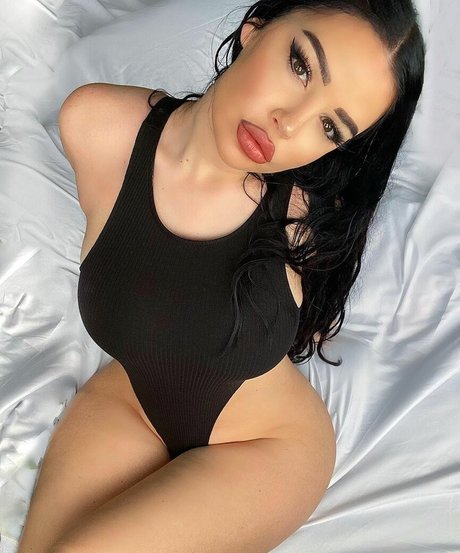 Foto desnuda filtrada de OnlyFans de Elizabeth Georgina