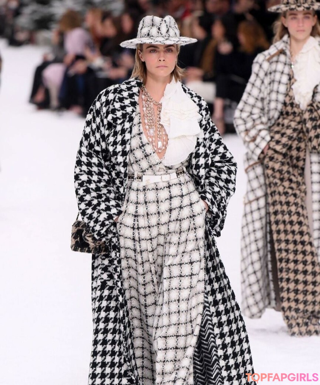 Foto desnuda filtrada de OnlyFans de Cara Delevingne #1080