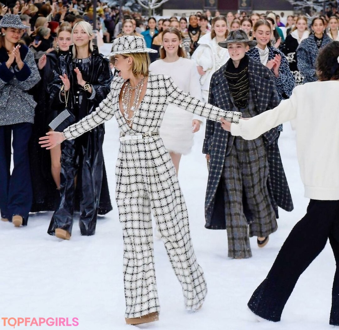 Foto desnuda filtrada de OnlyFans de Cara Delevingne #1086