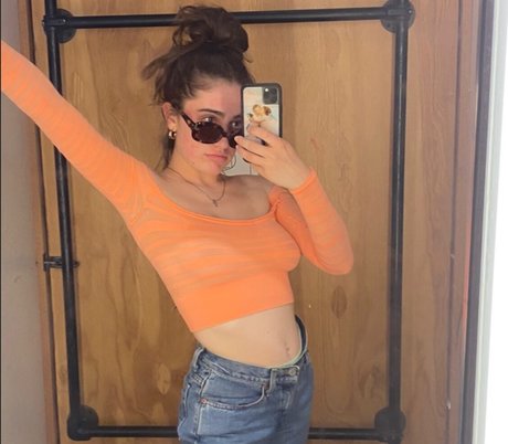 Foto desnuda filtrada de OnlyFans de Rachel Anne Sennott