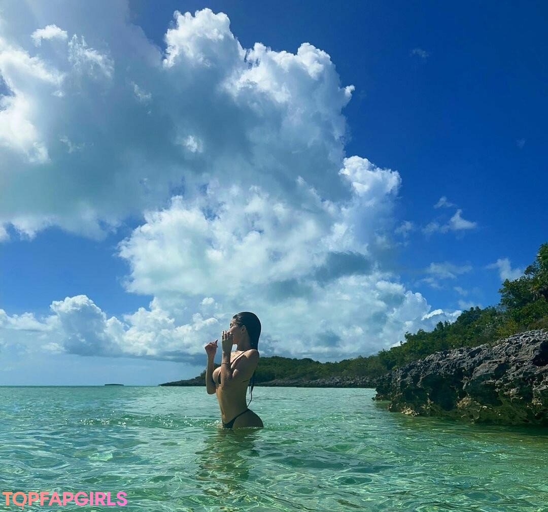 Foto desnuda filtrada de OnlyFans de Kylie Jenner #1322