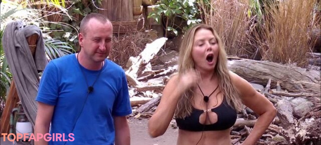 Foto desnuda filtrada de OnlyFans de Carol Vorderman #1008