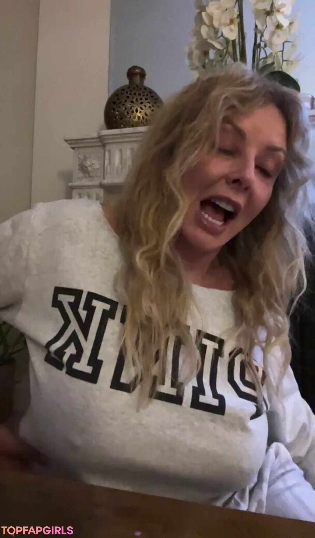 Foto desnuda filtrada de OnlyFans de Carol Vorderman #1014