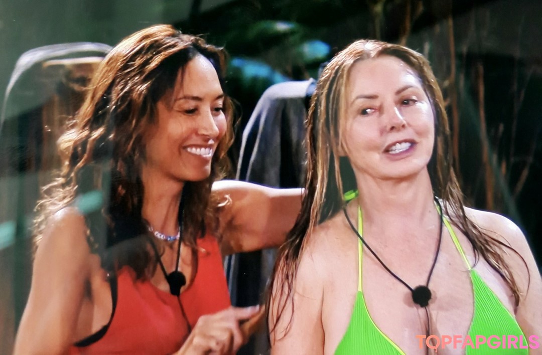 Foto desnuda filtrada de OnlyFans de Carol Vorderman #1038