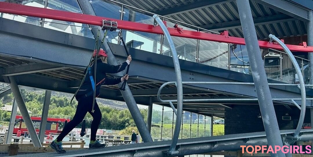 Foto desnuda filtrada de OnlyFans de Carol Vorderman #1113