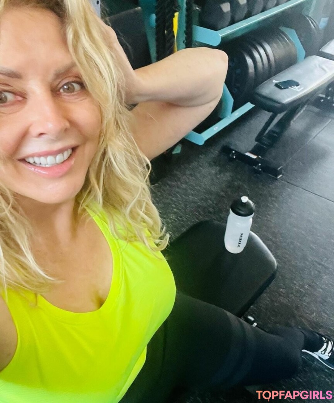 Foto desnuda filtrada de OnlyFans de Carol Vorderman #1122