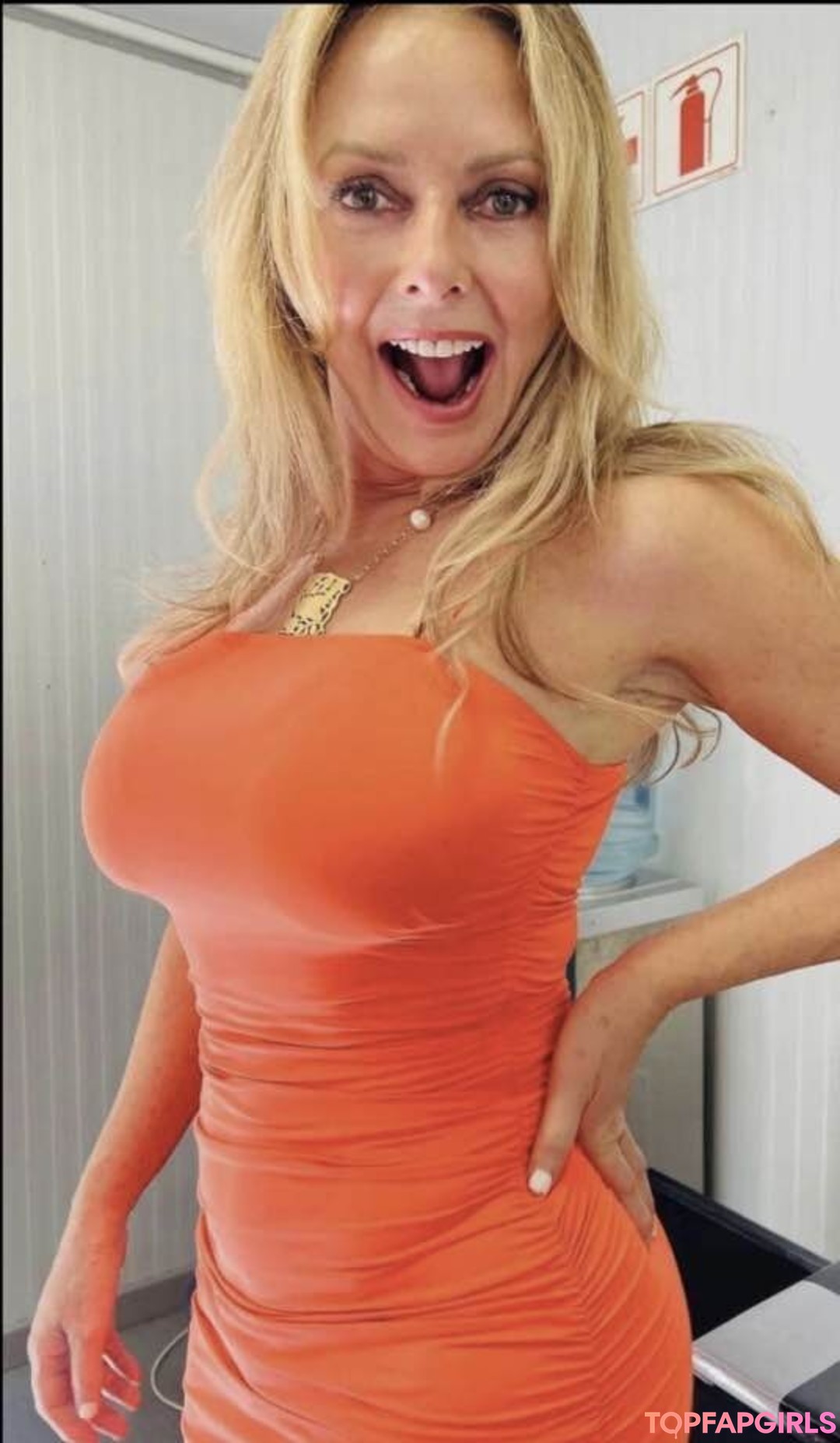 Foto desnuda filtrada de OnlyFans de Carol Vorderman #1138