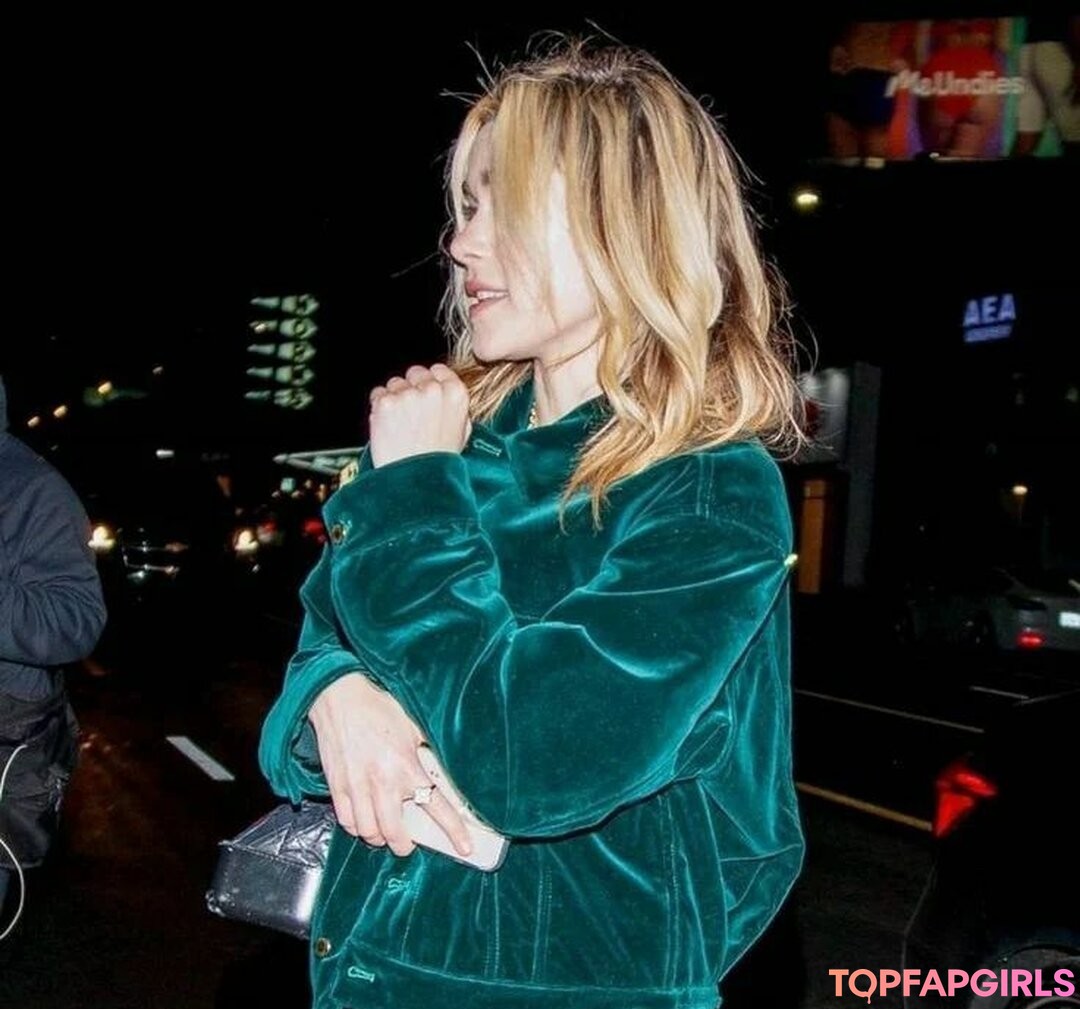 Foto desnuda filtrada de OnlyFans de Kiernan Shipka #1094