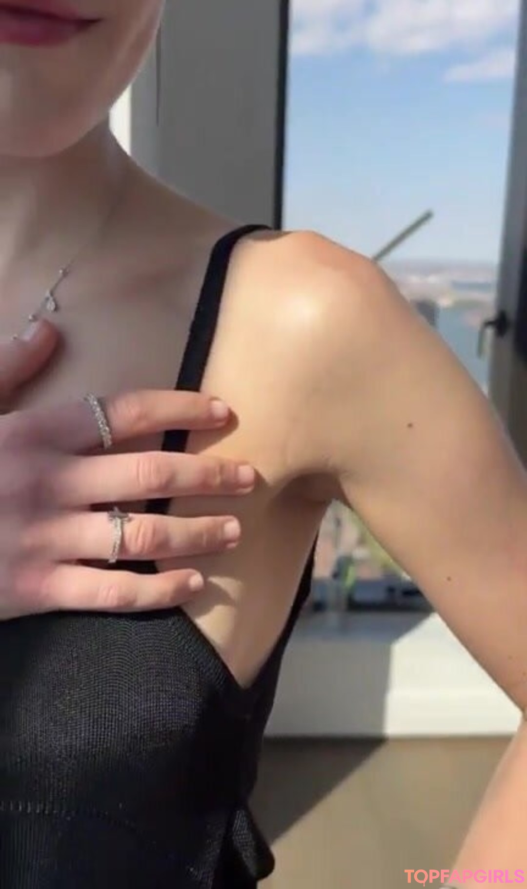 Foto desnuda filtrada de OnlyFans de Kiernan Shipka #1208