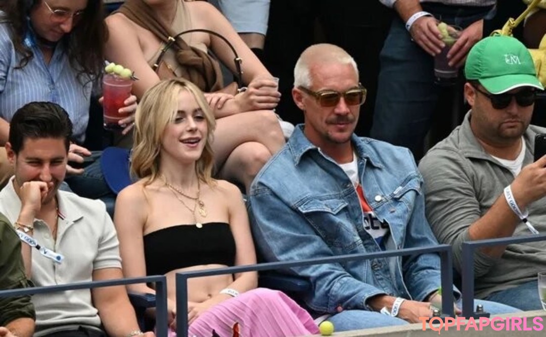 Foto desnuda filtrada de OnlyFans de Kiernan Shipka #1577