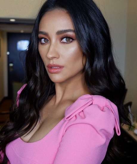 Shay Mitchell