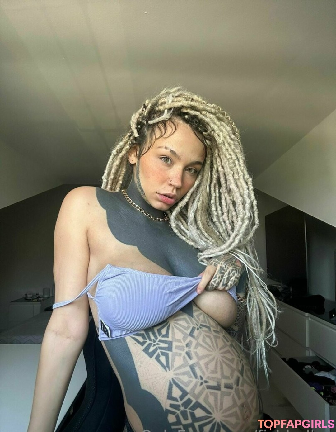 Foto desnuda filtrada de OnlyFans de Fishball Suicide #1985