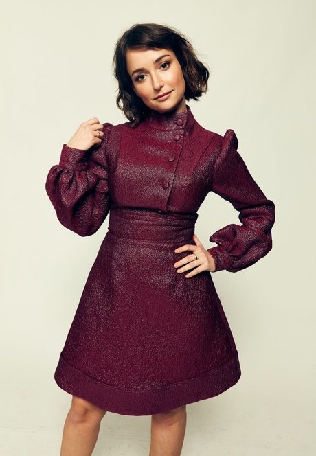 Milana Vayntrub