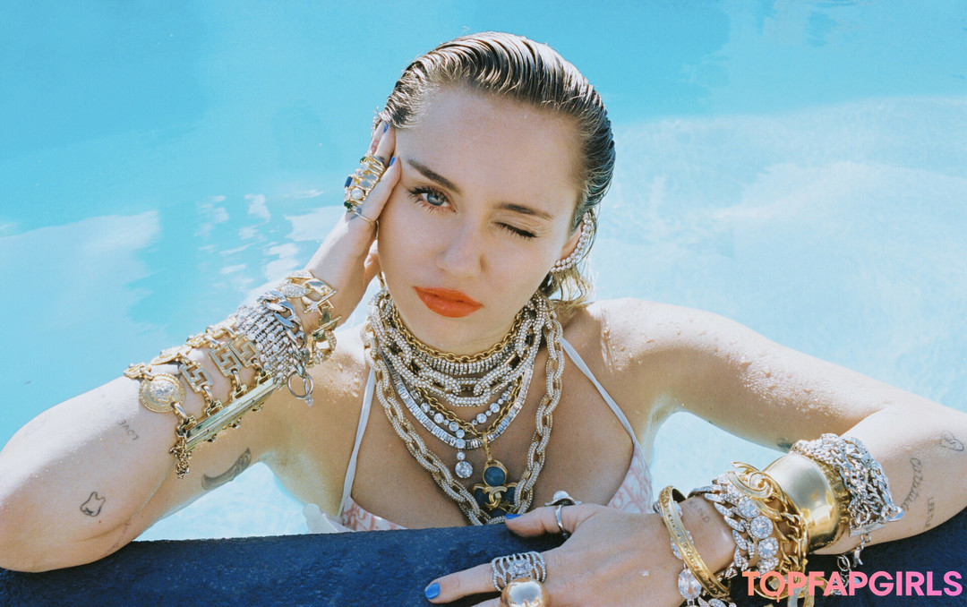 Foto desnuda filtrada de OnlyFans de Miley Cyrus #1118