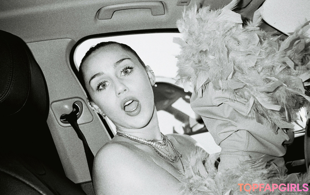 Foto desnuda filtrada de OnlyFans de Miley Cyrus #1152