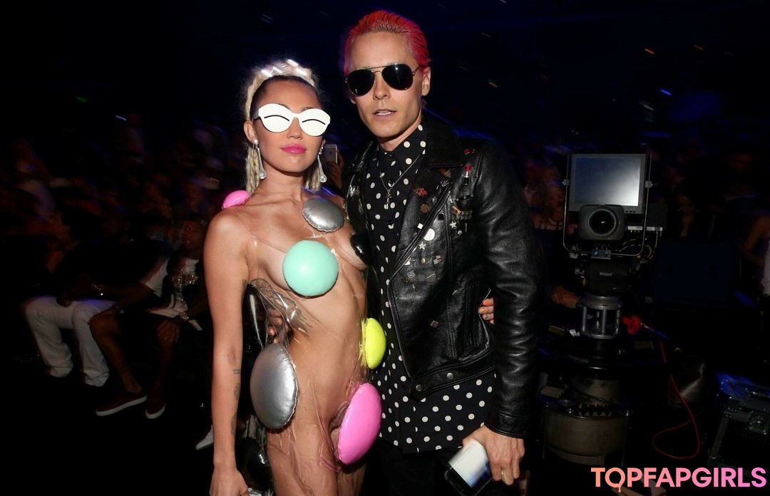 Foto desnuda filtrada de OnlyFans de Miley Cyrus #1215