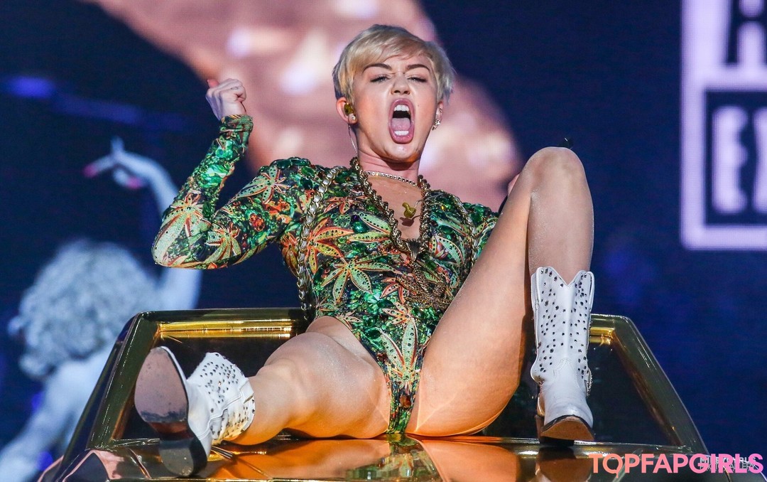 Foto desnuda filtrada de OnlyFans de Miley Cyrus #1495