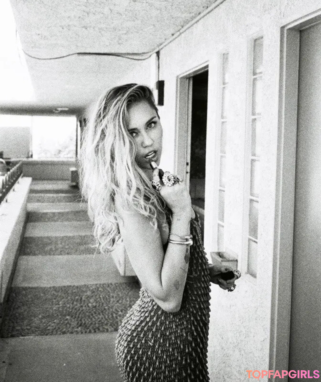 Foto desnuda filtrada de OnlyFans de Miley Cyrus #1638