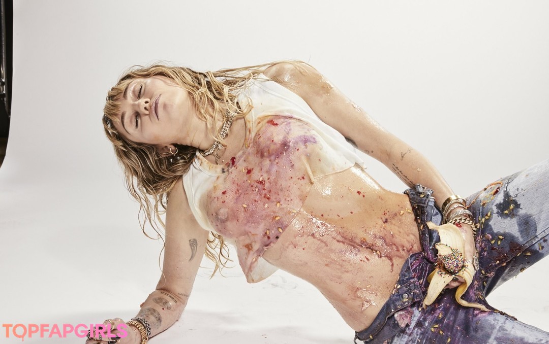Foto desnuda filtrada de OnlyFans de Miley Cyrus #1786