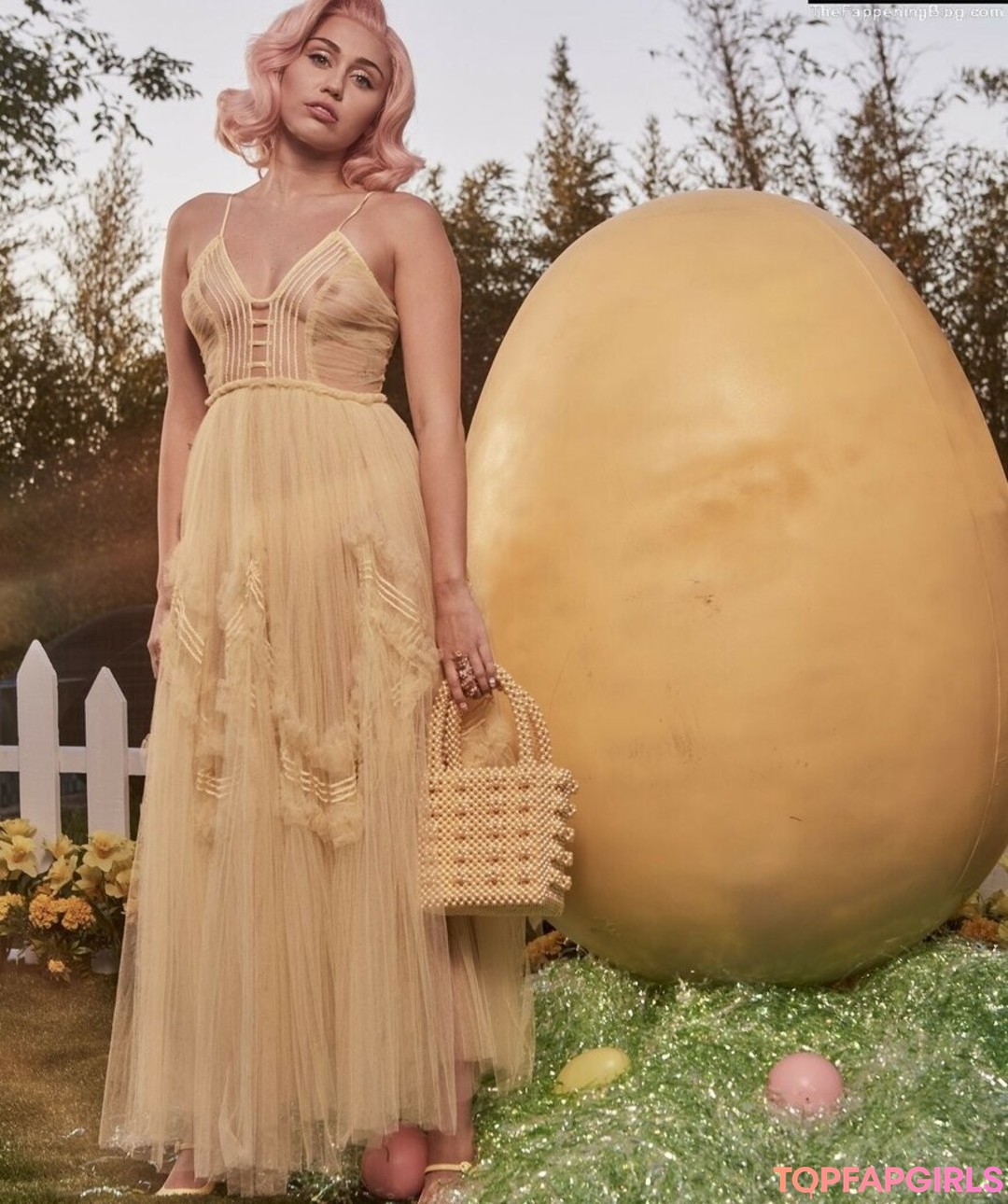 Foto desnuda filtrada de OnlyFans de Miley Cyrus #1814