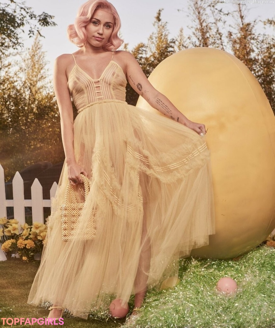 Foto desnuda filtrada de OnlyFans de Miley Cyrus #1815