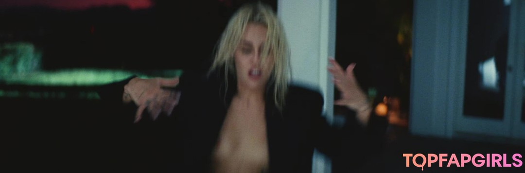 Foto desnuda filtrada de OnlyFans de Miley Cyrus #1926