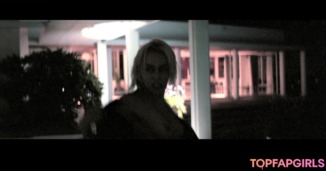 Foto desnuda filtrada de OnlyFans de Miley Cyrus #1934