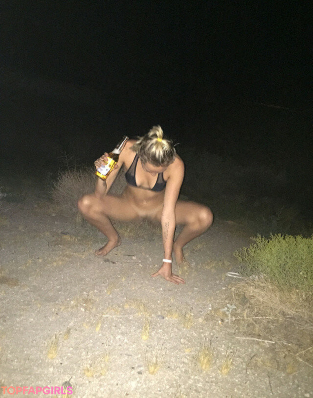 Foto desnuda filtrada de OnlyFans de Miley Cyrus #1985