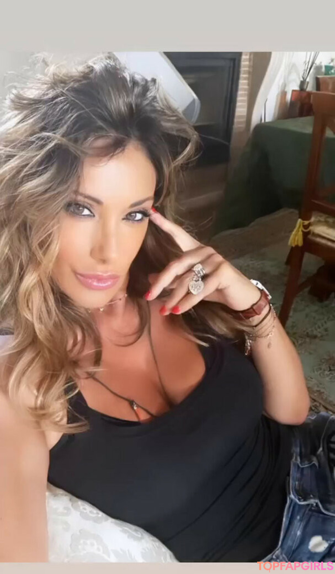 Foto desnuda filtrada de OnlyFans de Sabrina Salerno #1143