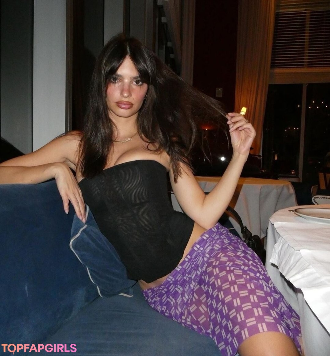 Foto desnuda filtrada de OnlyFans de Emily Ratajkowski #1632