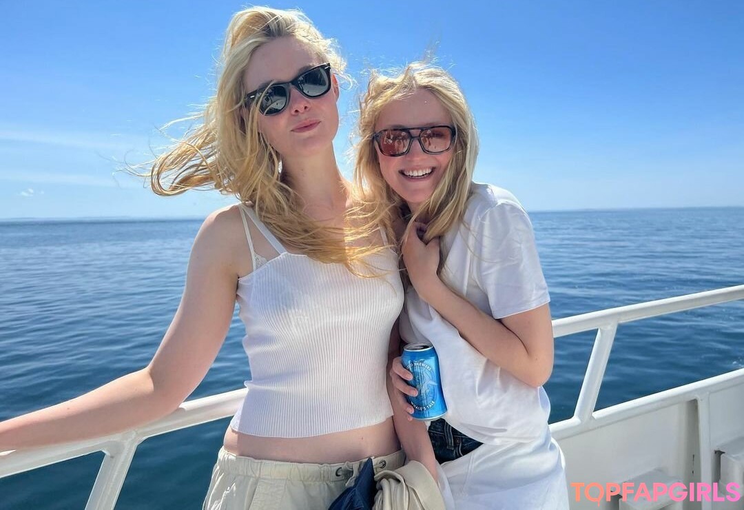 Foto desnuda filtrada de OnlyFans de Elle Fanning #1085