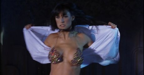 Foto desnuda filtrada de OnlyFans de Demi Moore