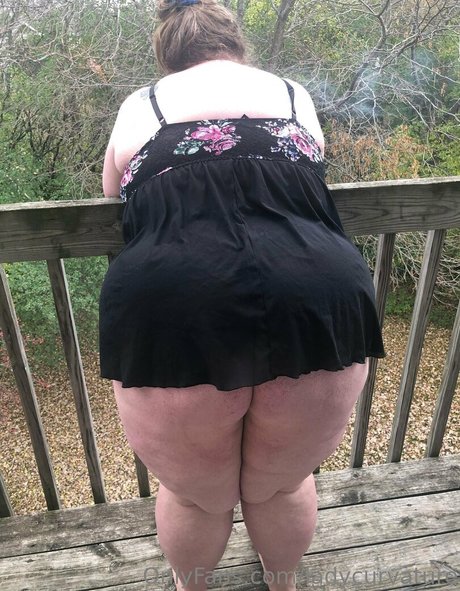 Ladykeepsherlegsopen