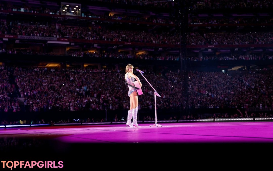 Foto desnuda filtrada de OnlyFans de Taylor Swift #1399